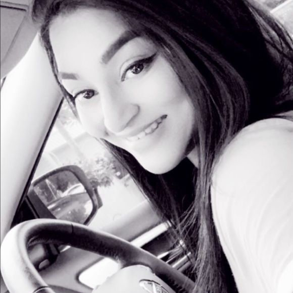 Meet your Posher, Nayab - Picture 1 of 3